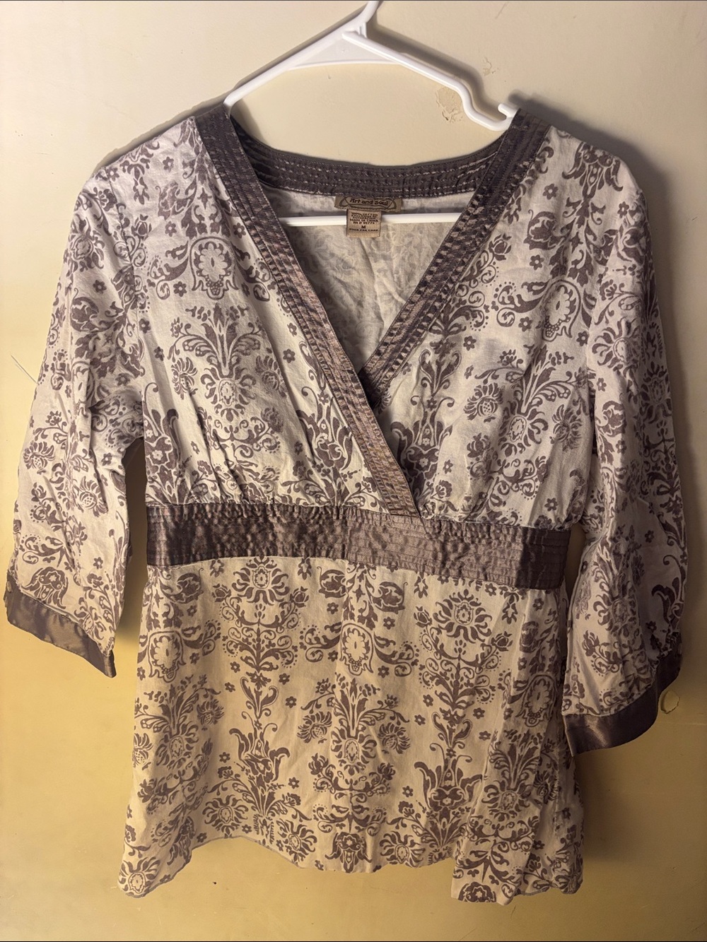 Art And Soul Cream and Brown Printed V-Neck Peasant Blouse